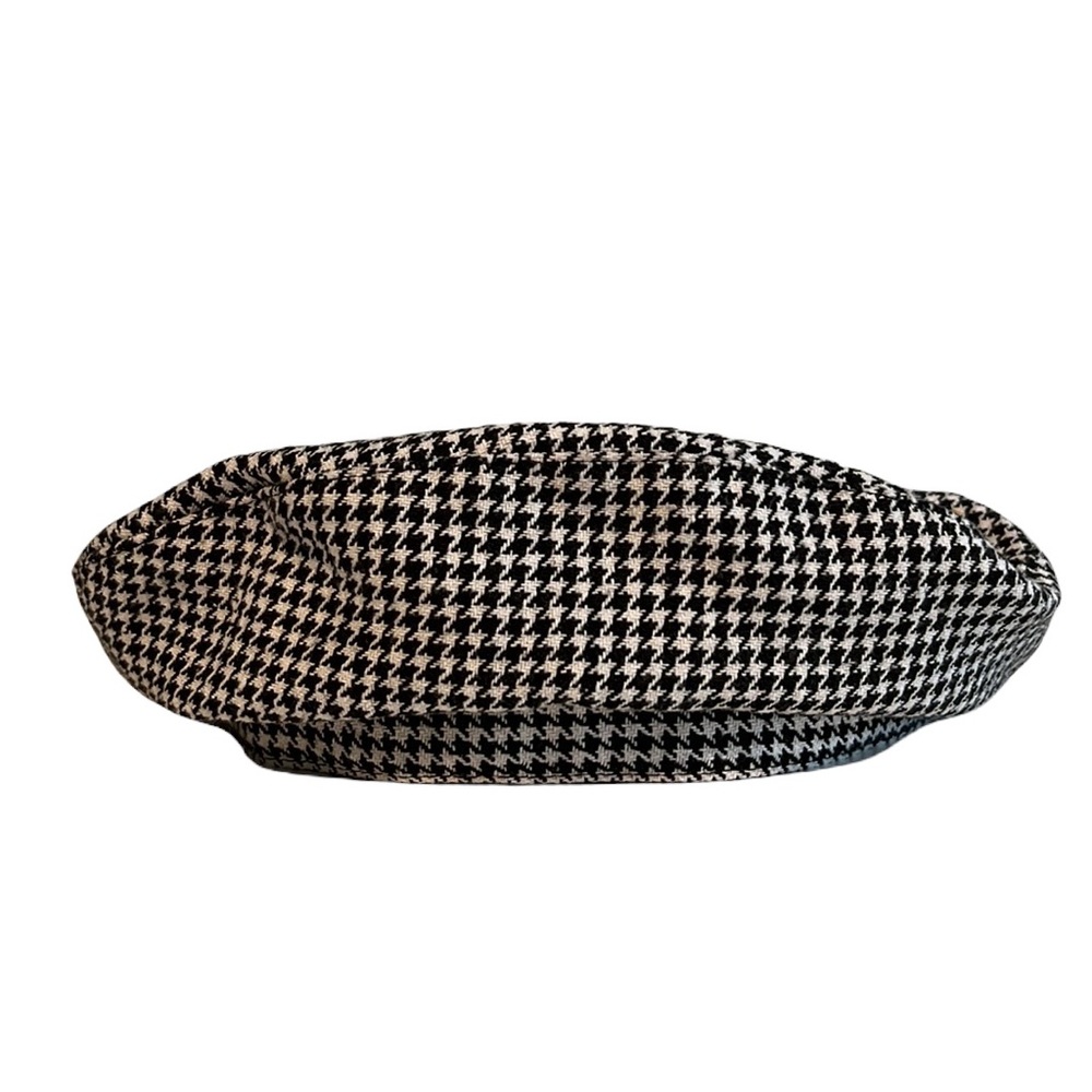 Black & white houndstooth french woman’s beret